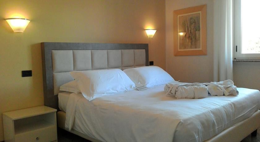 Casteggio Hotel Le Vigne Di Corvino מראה חיצוני תמונה