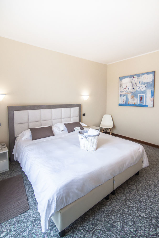 Casteggio Hotel Le Vigne Di Corvino מראה חיצוני תמונה