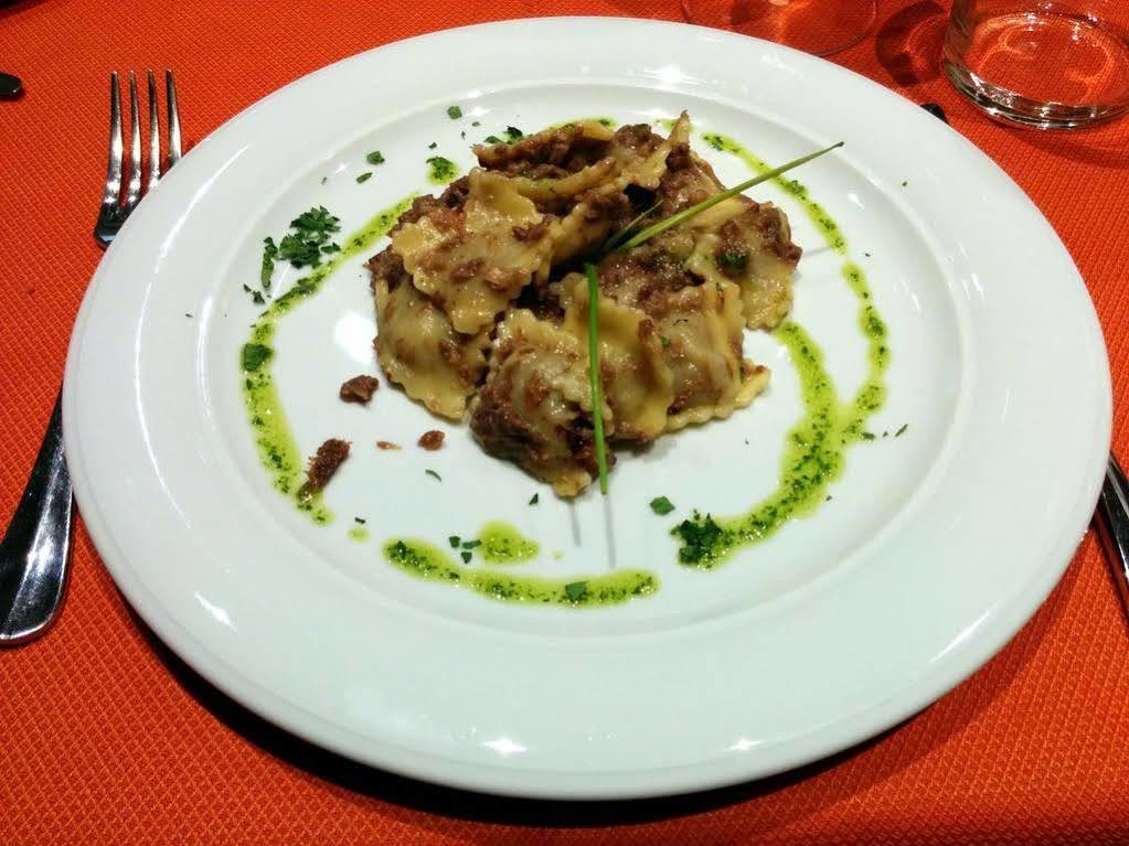 Casteggio Hotel Le Vigne Di Corvino מראה חיצוני תמונה