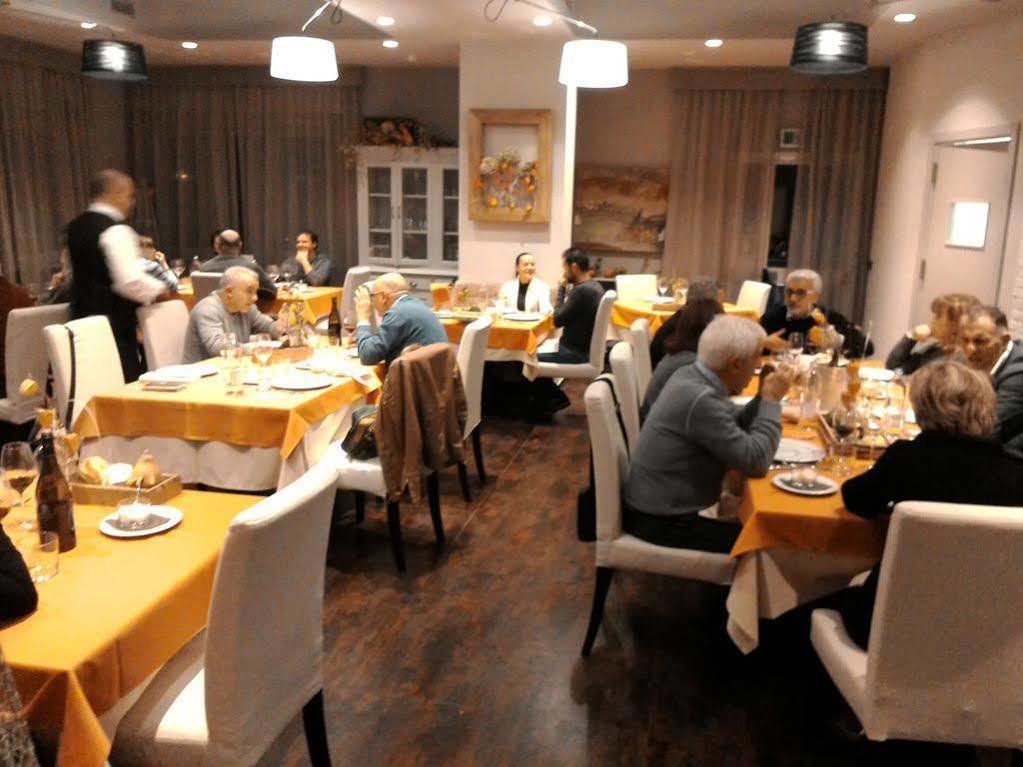 Casteggio Hotel Le Vigne Di Corvino מראה חיצוני תמונה