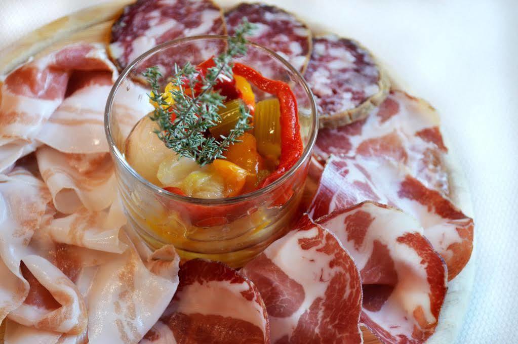 Casteggio Hotel Le Vigne Di Corvino מראה חיצוני תמונה