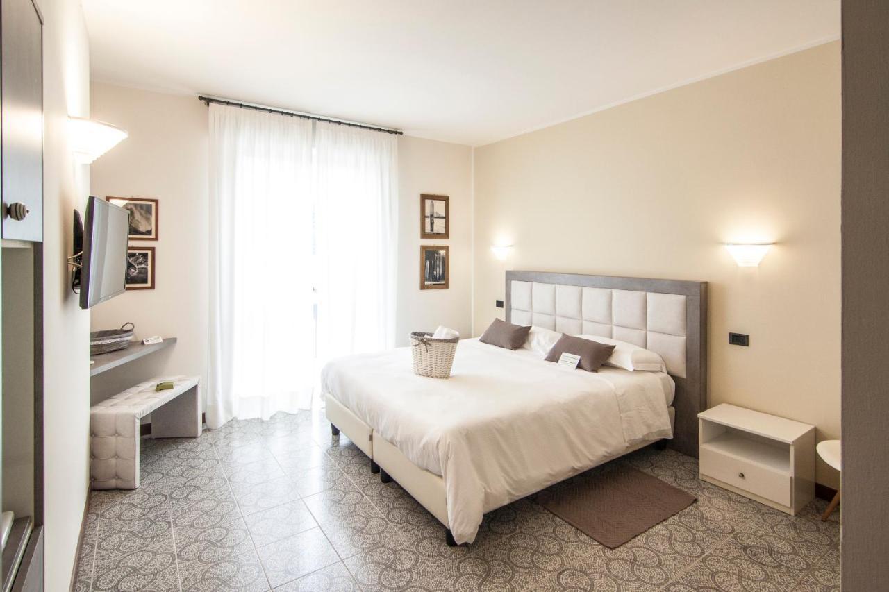 Casteggio Hotel Le Vigne Di Corvino מראה חיצוני תמונה